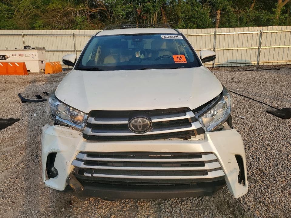 2017 TOYOTA HIGHLANDER LE PLUS 5