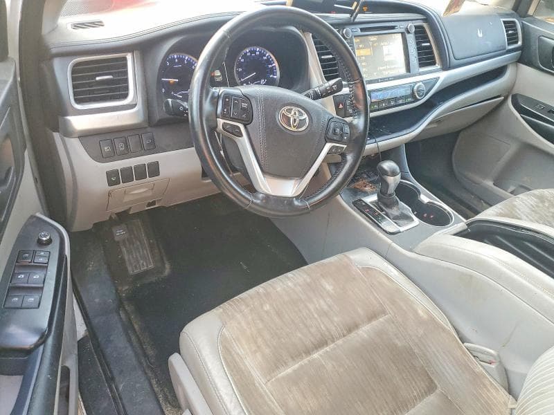 2017 TOYOTA HIGHLANDER LE PLUS 8