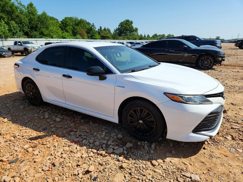2018 TOYOTA CAMRY LE 4