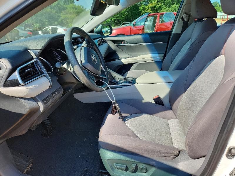 2018 TOYOTA CAMRY LE 7