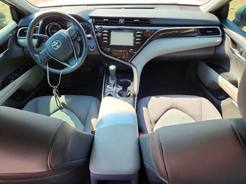 2018 TOYOTA CAMRY LE 8