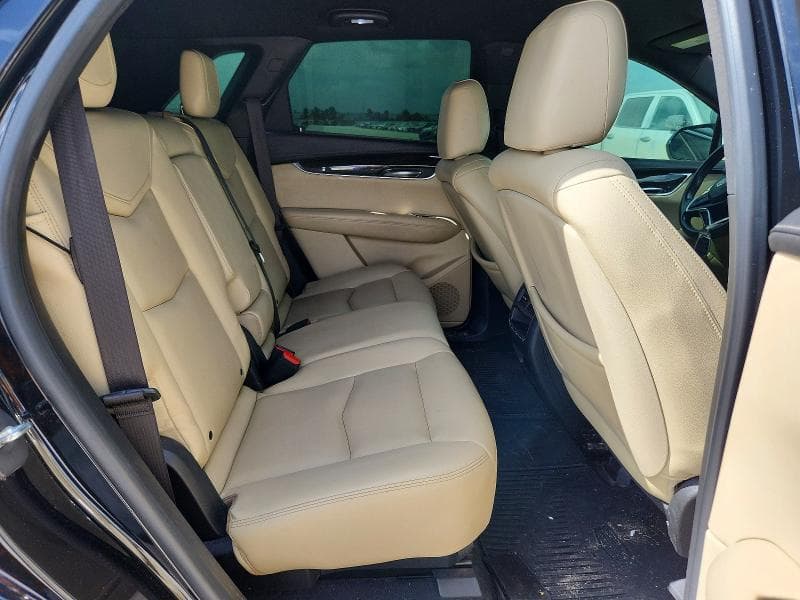 2017 CADILLAC XT5 11