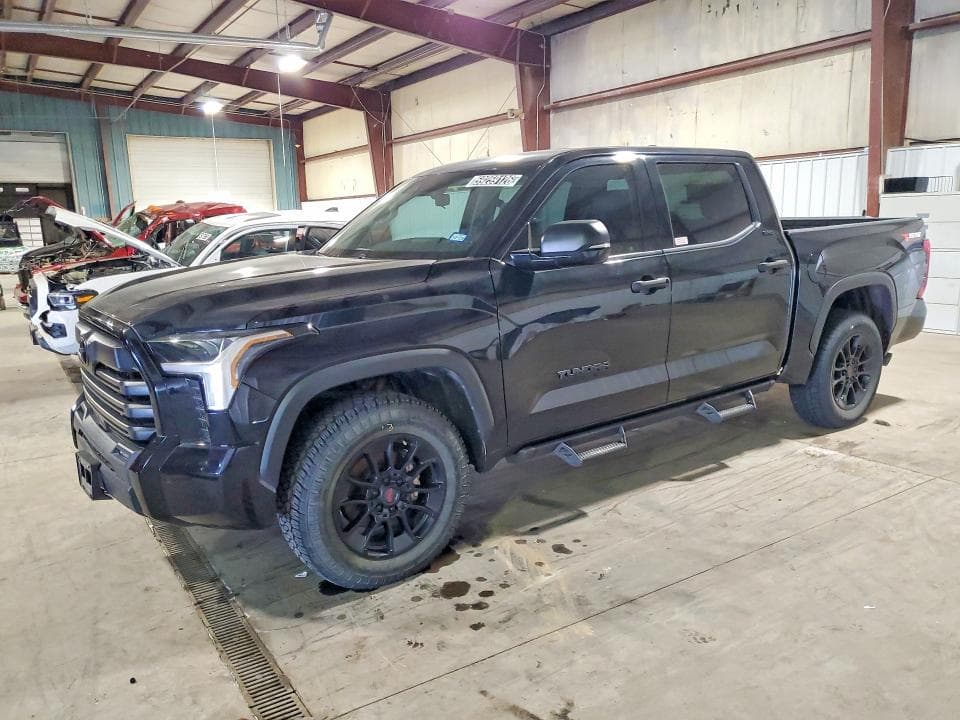 2023 TOYOTA TUNDRA SR5 1