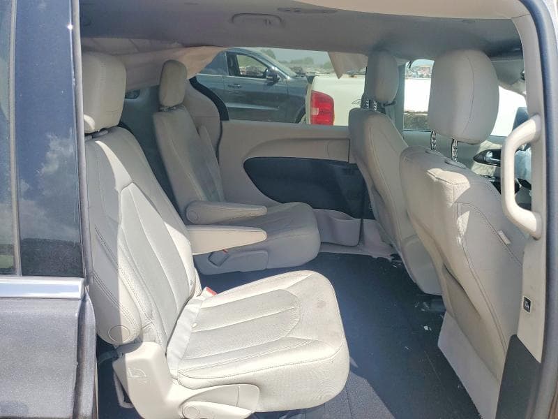 2017 CHRYSLER PACIFICA TOURING 11