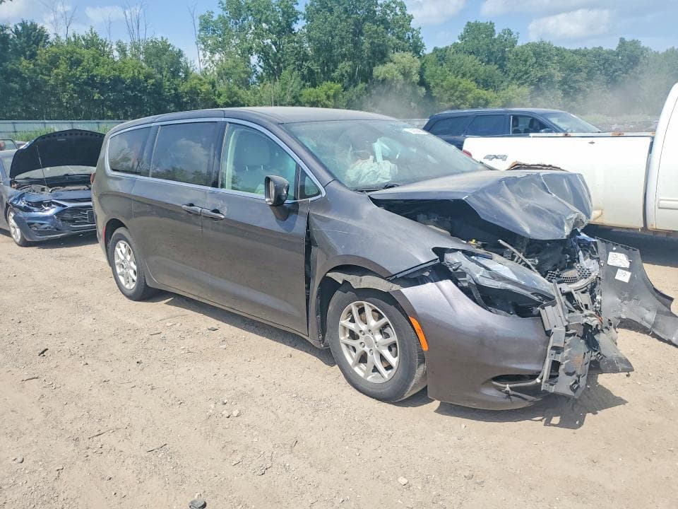 2017 CHRYSLER PACIFICA TOURING 4