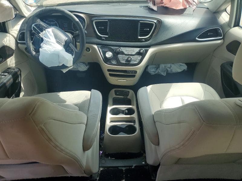 2017 CHRYSLER PACIFICA TOURING 8