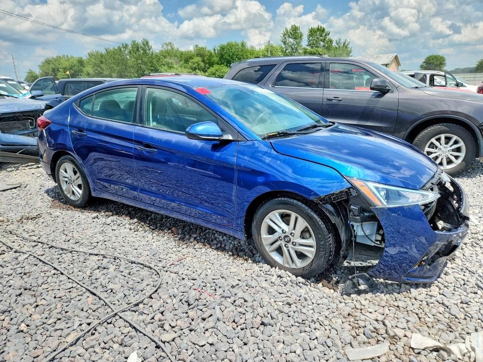 2020 HYUNDAI ELANTRA SEL SEL 4
