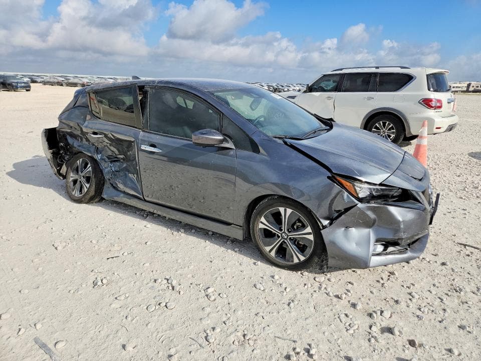2020 NISSAN LEAF SV 4