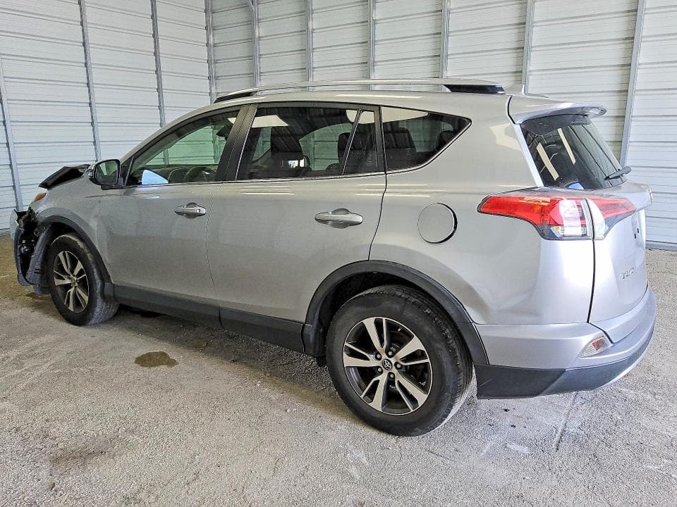 2018 TOYOTA RAV4 XLE 2