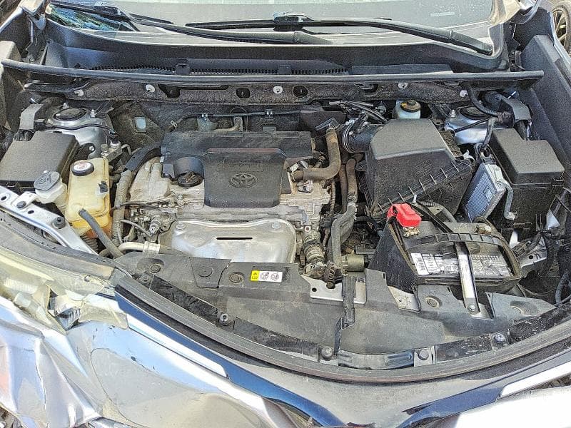 2018 TOYOTA RAV4 XLE 11