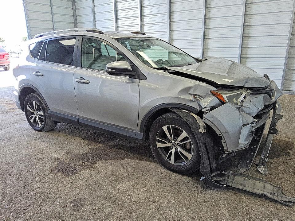 2018 TOYOTA RAV4 XLE 4