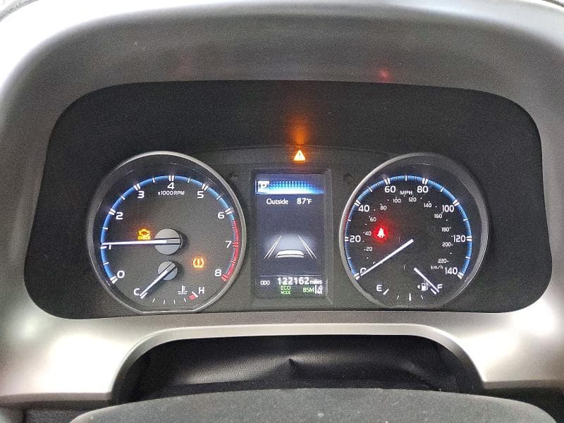 2018 TOYOTA RAV4 XLE 9