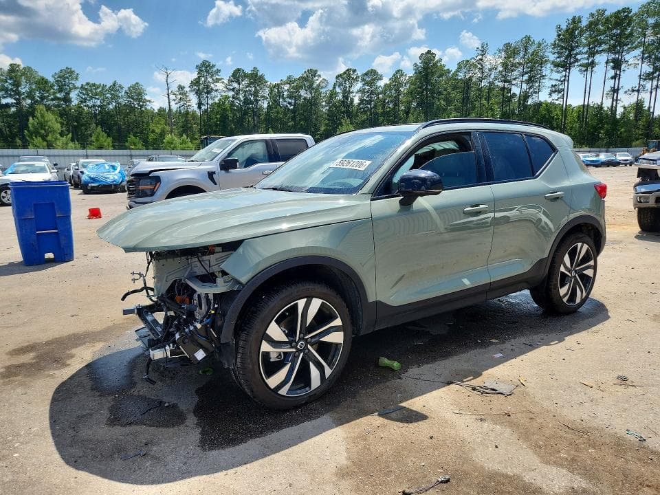 2025 VOLVO XC40 PLUS PLUS - 1