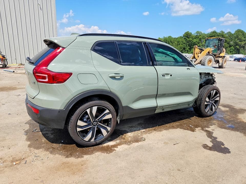 2025 VOLVO XC40 PLUS PLUS 3