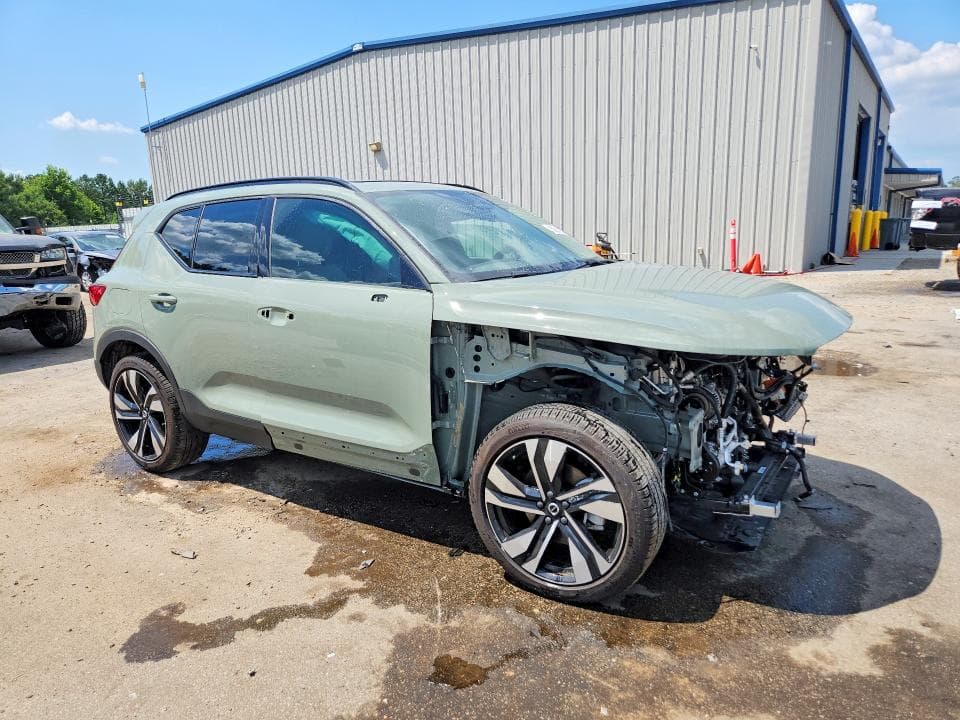 2025 VOLVO XC40 PLUS PLUS 4