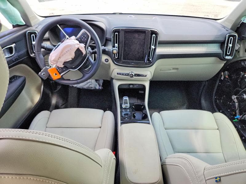 2025 VOLVO XC40 PLUS PLUS 8