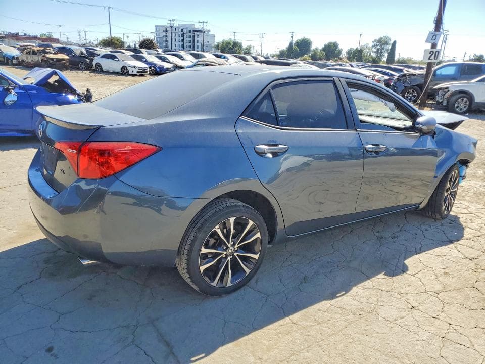 2017 TOYOTA COROLLA SE SE 3