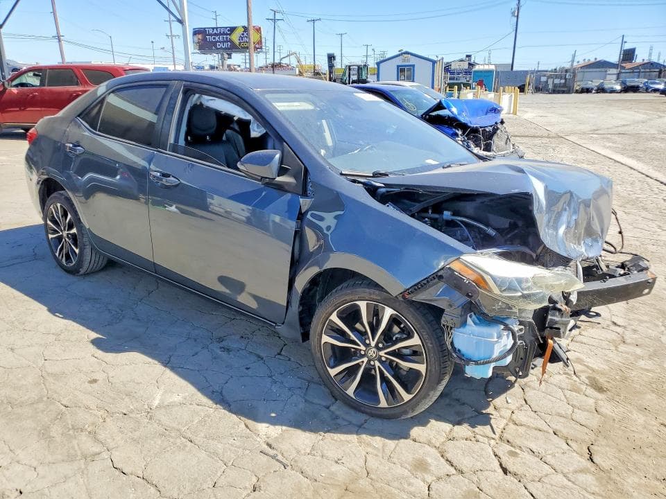 2017 TOYOTA COROLLA SE SE 4