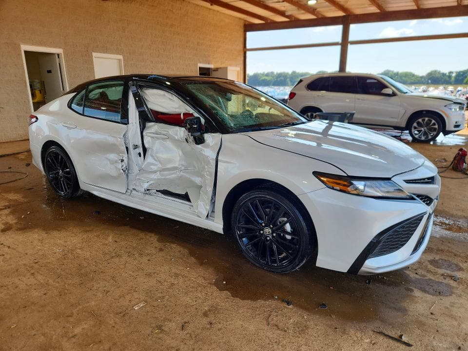 2024 TOYOTA CAMRY XSE 4