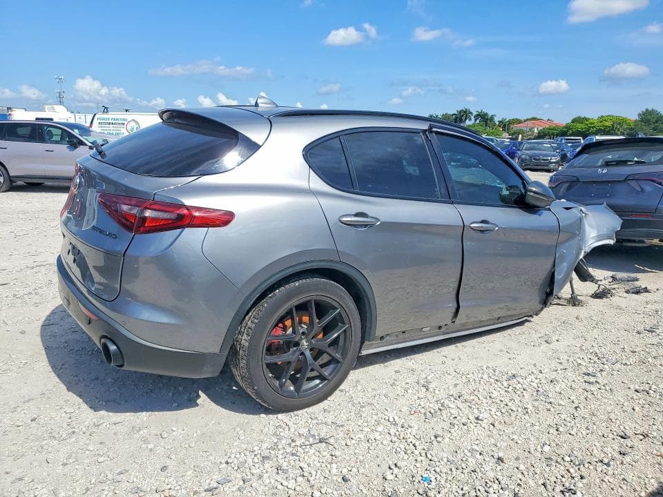 2020 ALFA ROMEO STELVIO 4