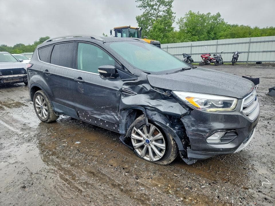 2018 FORD ESCAPE TITANIUM 4