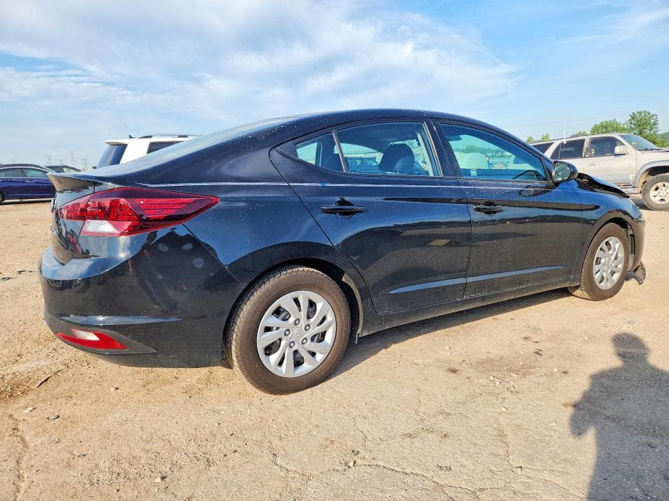 2019 HYUNDAI ELANTRA SE 3