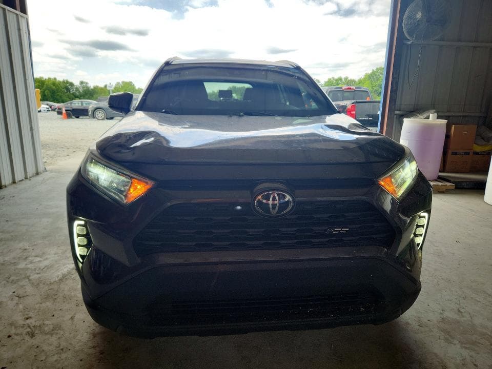 2020 TOYOTA RAV4 XLE 5