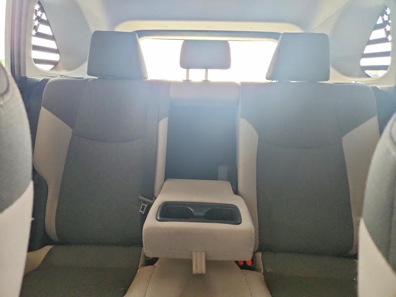 2020 TOYOTA RAV4 XLE 10
