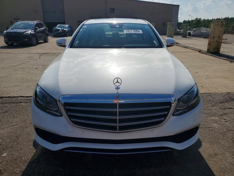 2017 MERCEDES-BENZ E 300 5