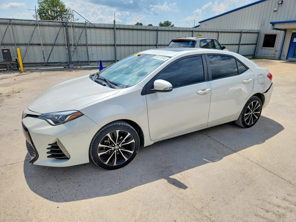 2019 TOYOTA COROLLA SE 1