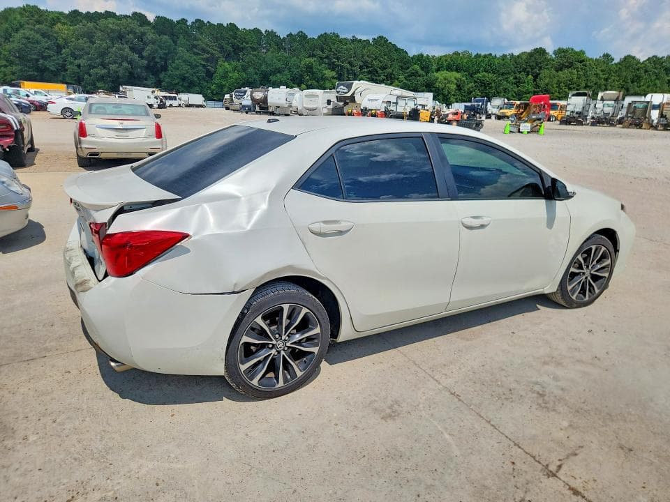 2019 TOYOTA COROLLA SE 3