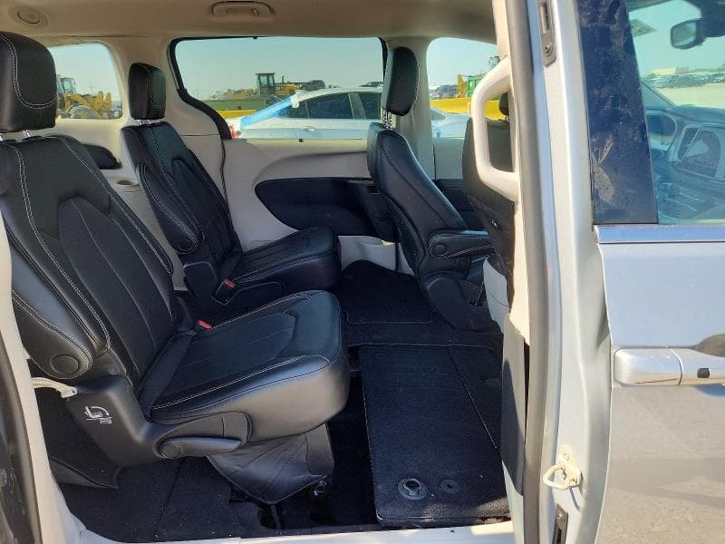2023 CHRYSLER PACIFICA TOURING L 11