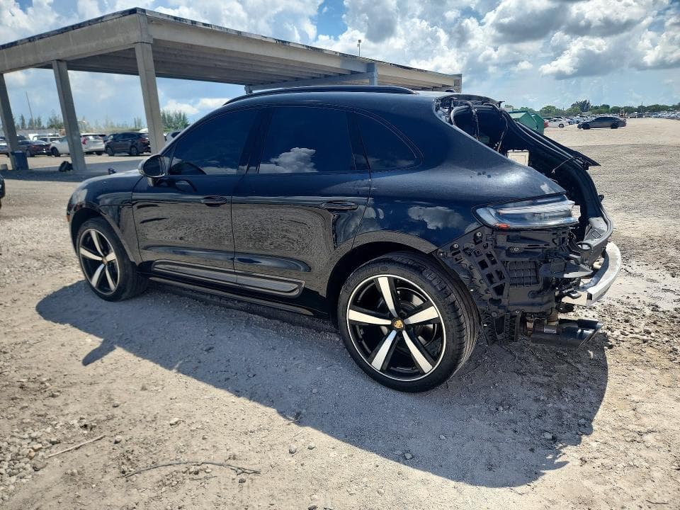 2023 PORSCHE MACAN BASE 2