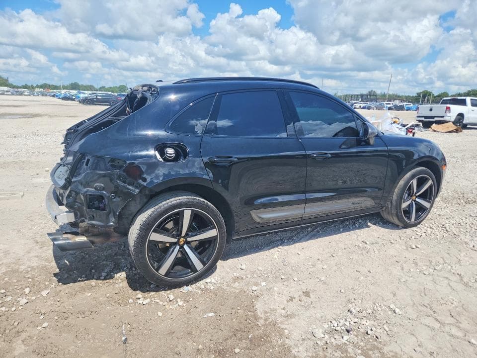 2023 PORSCHE MACAN BASE 3