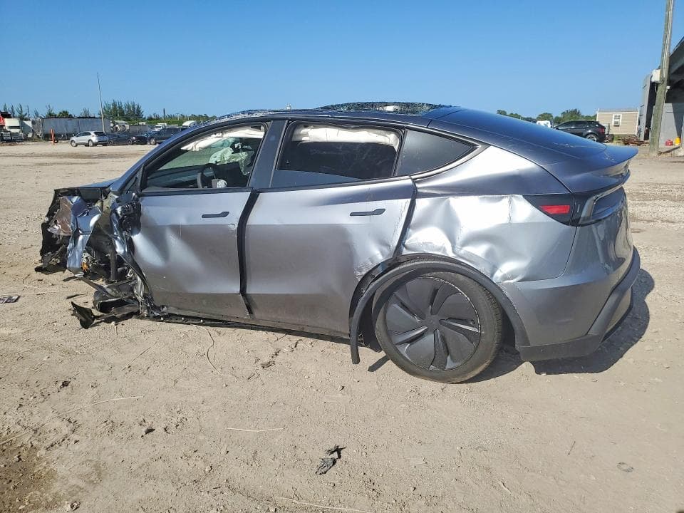2026 TESLA MODEL Y 2