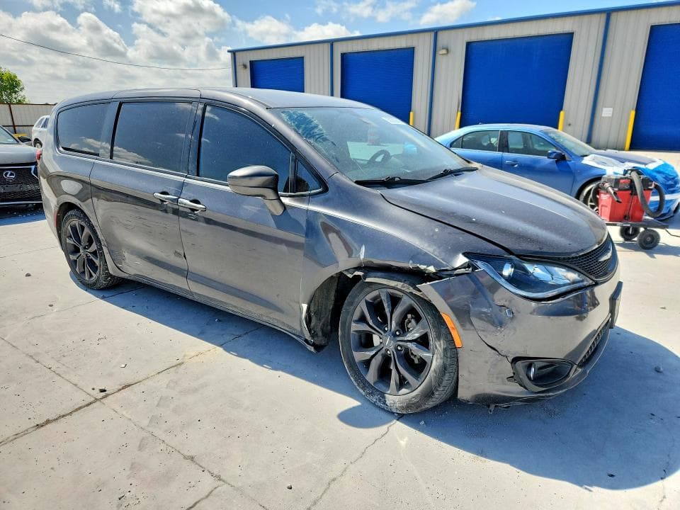 2018 CHRYSLER PACIFICA TOURING PLUS 4