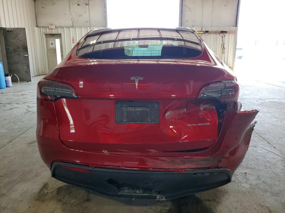 2024 TESLA MODEL Y 6