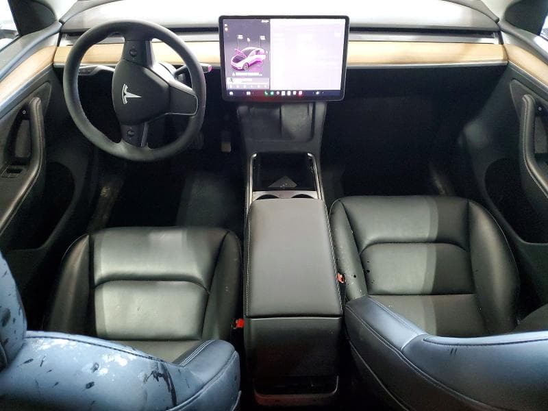 2024 TESLA MODEL Y 8