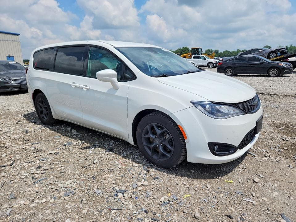 2018 CHRYSLER PACIFICA TOURING L 4