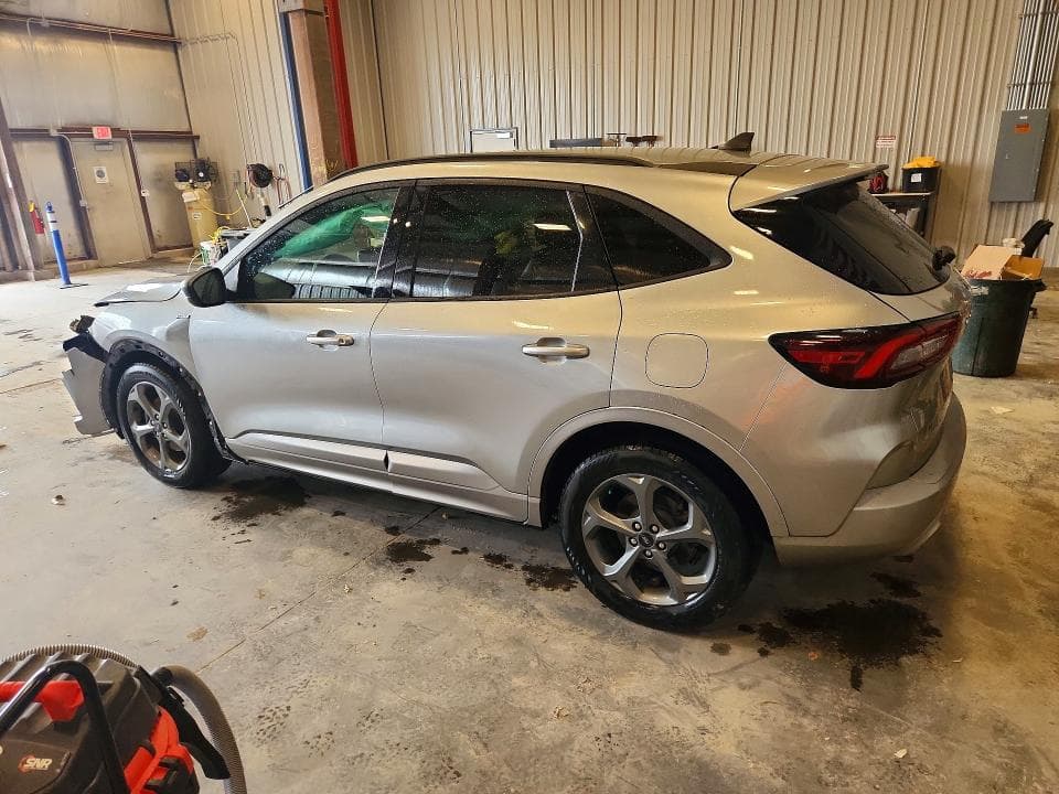 2023 FORD ESCAPE ST LINE 2