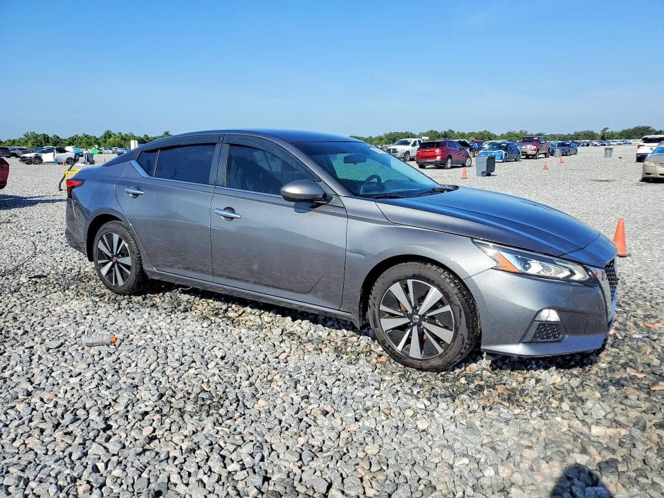 2021 NISSAN ALTIMA SV 4