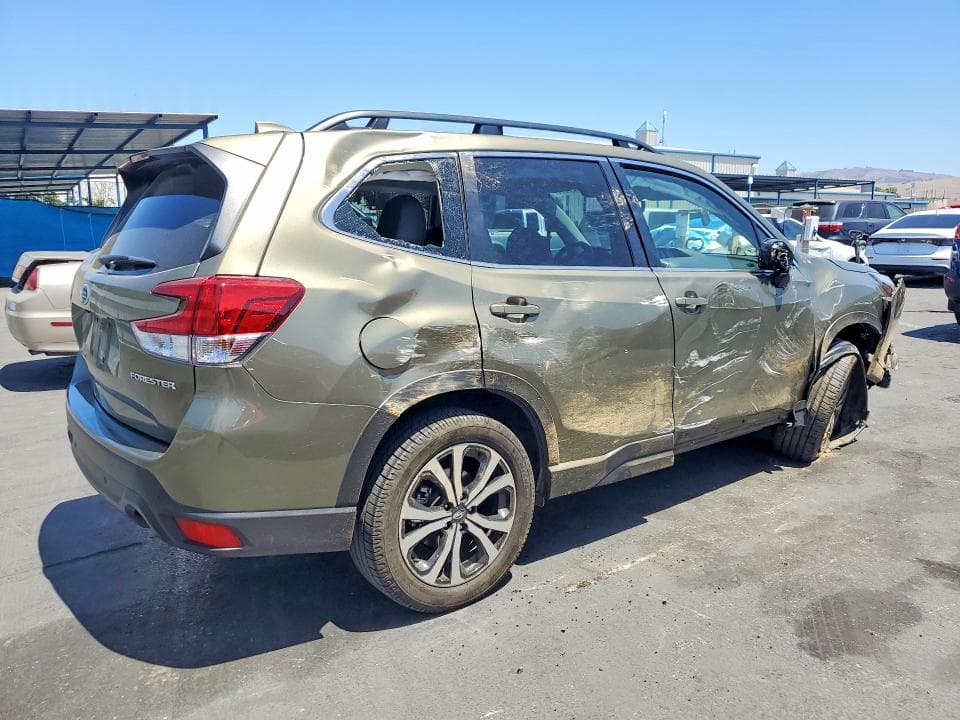 2023 SUBARU FORESTER LIMITED 3