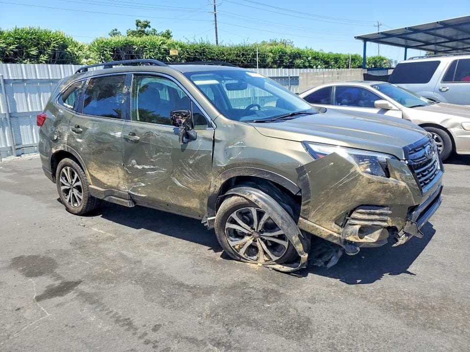 2023 SUBARU FORESTER LIMITED 4