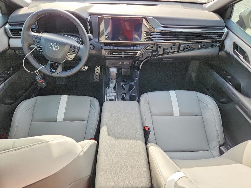 2025 TOYOTA CAMRY SE 8