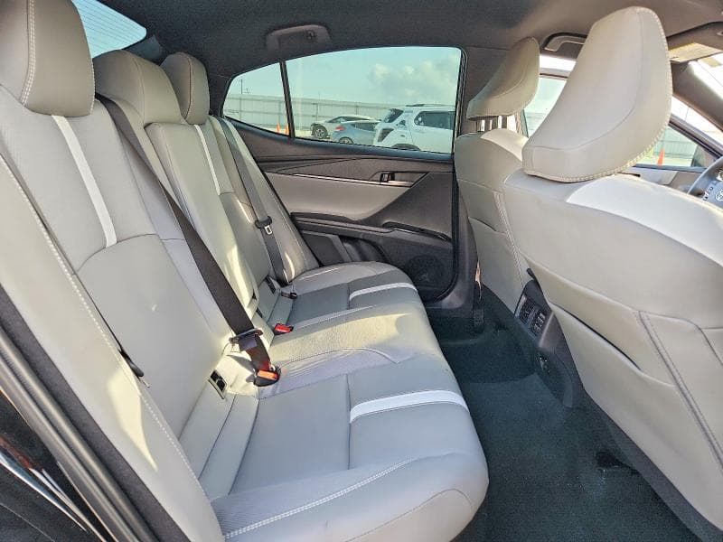 2025 TOYOTA CAMRY SE 10