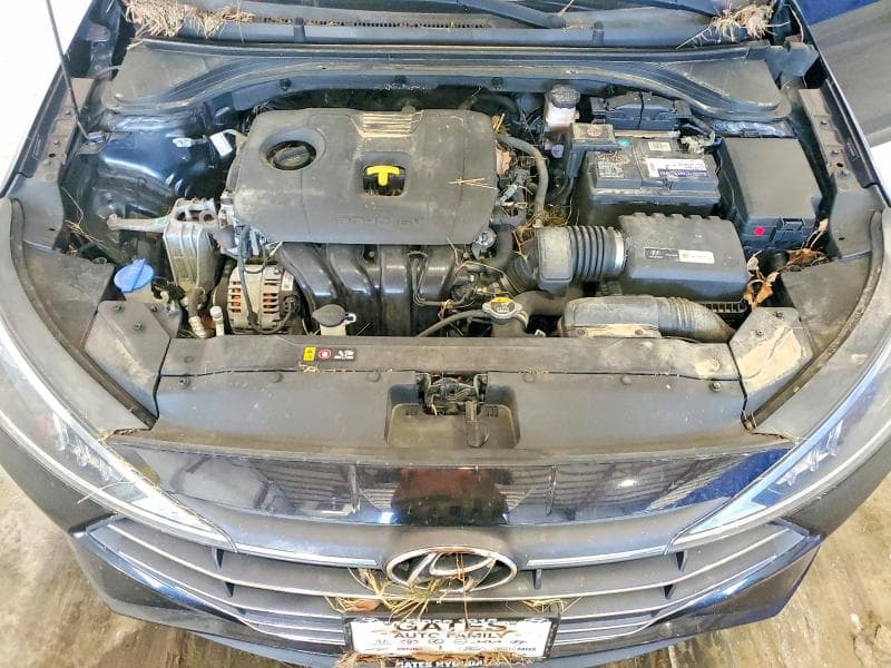 2019 HYUNDAI ELANTRA SE SE 11