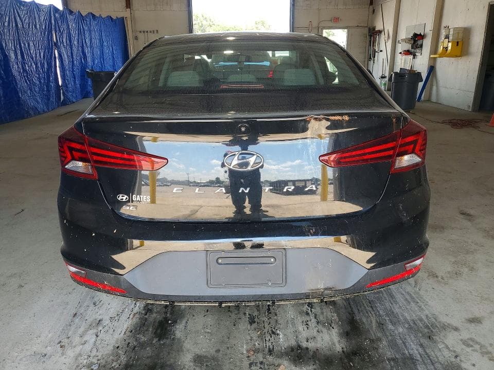 2019 HYUNDAI ELANTRA SE SE 6