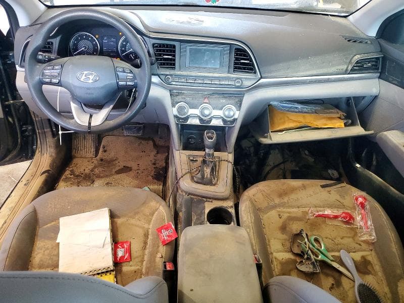 2019 HYUNDAI ELANTRA SE SE 8