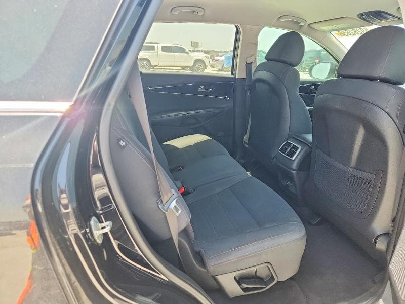 2019 KIA SORENTO L 11