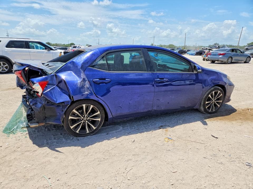 2017 TOYOTA COROLLA SE 3